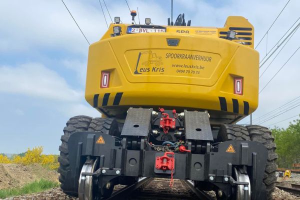 leus-kris-spoorwerken10FF063574-5D93-4A3C-32F4-703E34CE9512.jpg